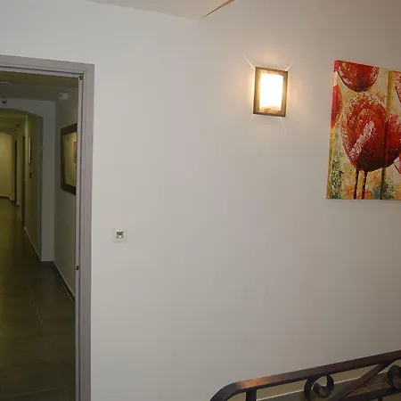 Riviera Hotell 2*